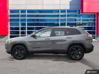 This Jeep Cherokee has a strong Regular Unleaded V-6 3.2 L/198 engine powering this Automatic transm... (image 1)