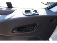 SEULEMENT 19.000 KM CERTIFIÉ / CAMION COMME UN NEUF / 2024 FORD TRANSIT T-250 CARGO 148 MEDIUM ROOF... (image 9)