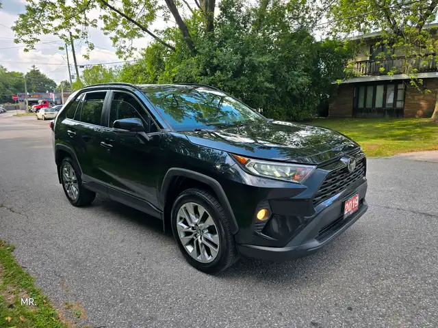 2019 Toyota RAV4 XLE Sunroof , Leather Heated Seats,Heated Steri in Cars & Trucks in City of Toronto - Image 5