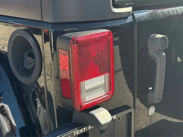 2016 Jeep WRANGLER UNLIMITED Sahara CLEAN MUSE SEE WE FINANCE AL dans Autos et camions dans London - Image 21
