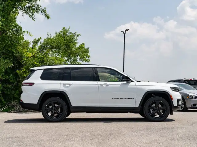 2025 Jeep Grand Cherokee L Altitude dans Autos et camions dans Barrie - Image 9