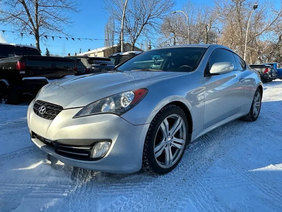 2011 HYUNDAI GENESIS COUPE 3.8L V6 one owner with 137,391 km