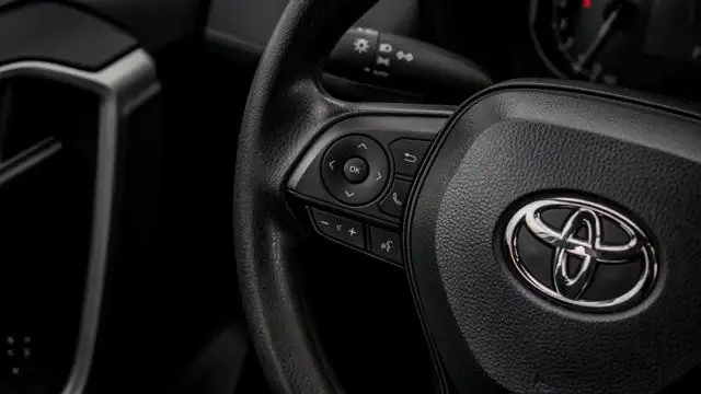 2024 Toyota RAV4 LE AWD | Heated Seats | Lane Keep | Blind Spot in Cars & Trucks in Guelph - Image 17
