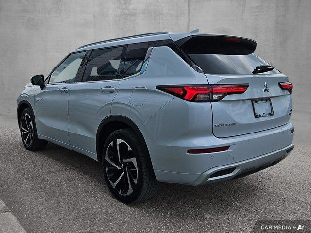 2023 Mitsubishi Outlander PHEV GT | Leather | Android Auto in Cars & Trucks in Ottawa - Image 2