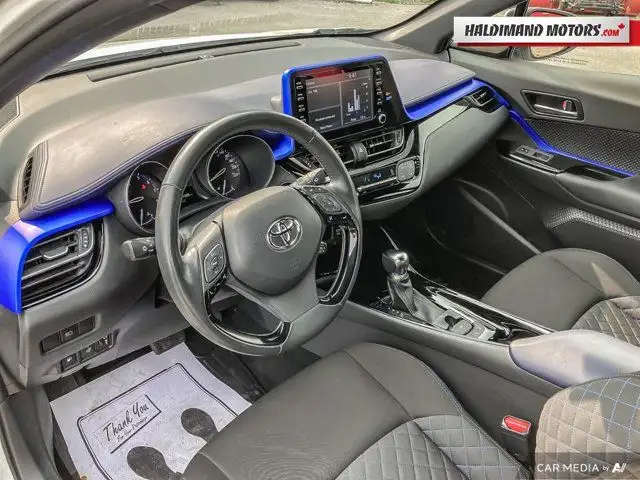 2020 Toyota C-HR XLE Premium in Cars & Trucks in Hamilton - Image 17