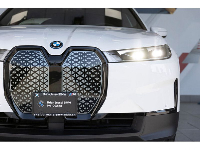 2025 BMW iX xDrive40 in Cars & Trucks in Vancouver - Image 4