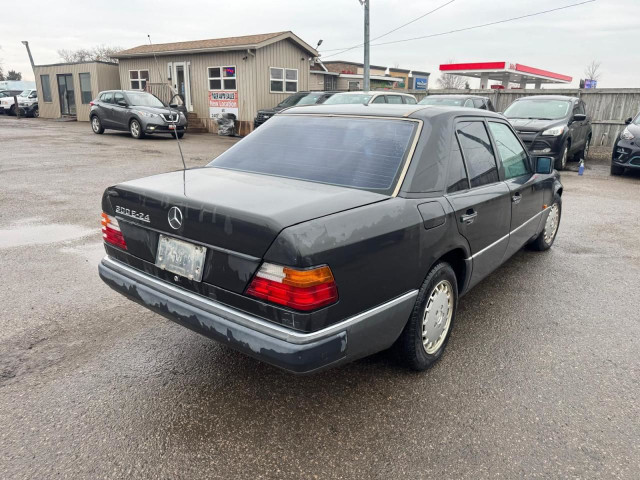 1992 Mercedes-Benz 300E 300E-24V, AUTO, ONLY 187KMS, JAPAN IMPOR in Cars & Trucks in London - Image 4
