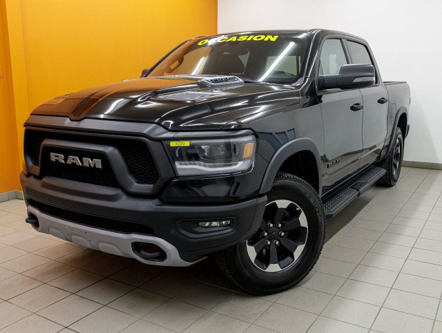 Ram 1500 REBEL CREW 4X4 V8 *NAV* SIÈGES / VOLANT CHAUFF USB 2023 in Cars & Trucks in Laurentides