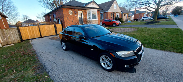 2011 BMW 3 Series Premium in Cars & Trucks in Hamilton - Image 3