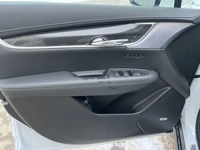 2025 Cadillac XT6 AWD Sport in Cars & Trucks in Edmonton - Image 12
