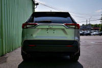 Low Mileage, Heated Seats, Apple CarPlay, Android Auto, Blind Spot Monitoring, Lane Keep Assist! 6 L... (image 4)