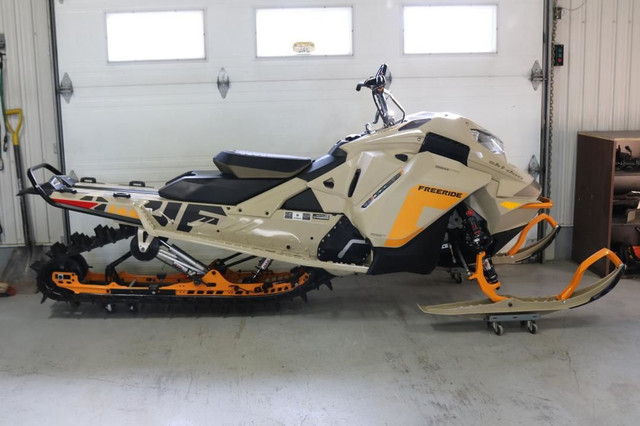 2022 SKIDOO FREERIDE 850 146" (FINANCING AVAILABLE) in Snowmobiles in Strathcona County - Image 2