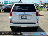 4.6L 8 CYLINDER ENGINE, NO ACCIDENTS, ONE OWNER, 360 CAMERAS, NAVIGATION, HEATED AND VENTILATED SEAT... (image 9)
