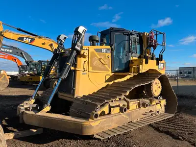 2016 Caterpillar D6T LGP Track-Type Tractor 8330 hours • Angle Blade • Winch • Rear Screen • Enclose...