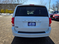 GREAT CONDITION WHITE PEARL ON BLACK SEVEN PASSENGER DODGE MINIVAN W/ EXCELLENT MILEAGE, EQUIPPED WI... (image 3)