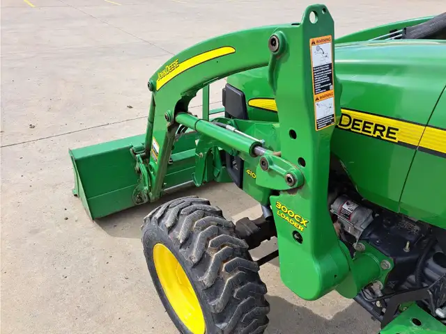 2008 John Deere MFWD Loader Tractor 4105 in Farming Equipment in Grande Prairie - Image 23