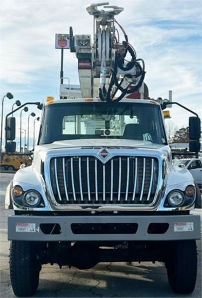 2021 International HV in Heavy Trucks in Calgary - Image 3