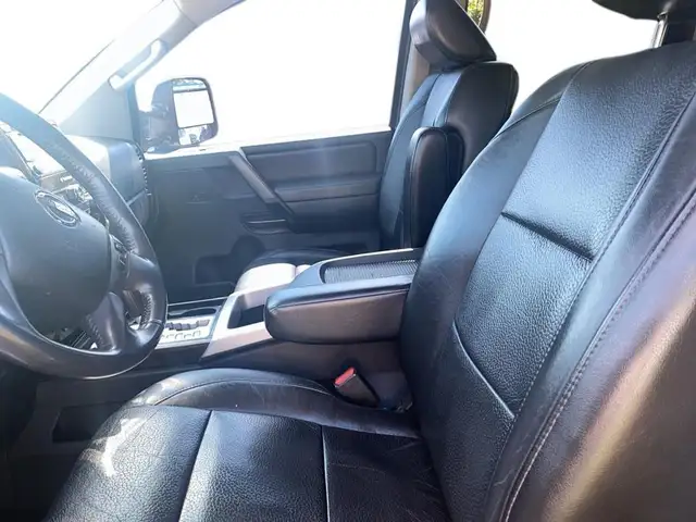 2014 NISSAN TITAN SV 4X4 SWB in Cars & Trucks in Stratford - Image 10