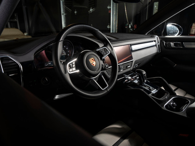 2023 Porsche Cayenne Platinum Edition - CPO - PASM - Bose in Cars & Trucks in Québec City - Image 4