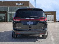 *18 inch Aluminum Wheels, Black Seats, Leather, Heated Seats, Apple CarPlay, Android Auto! * The ups... (image 4)