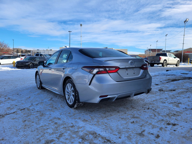 2022 Toyota Camry SE HEATED SEATS/STEERING, LEATHER,  FORWARD CO in Cars & Trucks in Calgary - Image 2