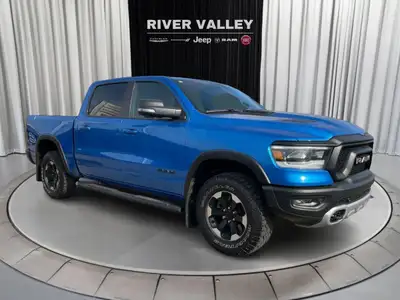 TRAILER SWAY CONTROL, 4 WHEEL DISC BRAKES, TRACTION CONTROL, POWER DRIVER SEAT, AUTO-DIMMING REARVIE...