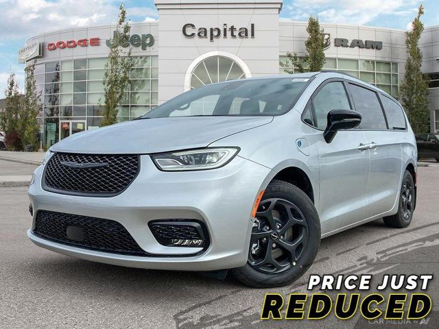 2024 Chrysler Pacifica Hybrid Premium S Appearance in Cars & Trucks in Edmonton