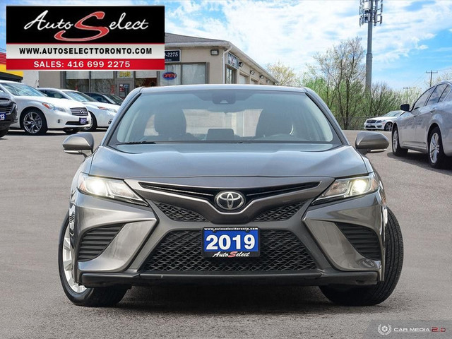 2019 Toyota Camry SE ONLY 125K! **BACK-UP CAMERA** APPLE CARPLAY in Cars & Trucks in City of Toronto - Image 2