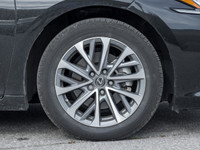 Presenting the 2025 Lexus ES 300h, a masterful blend of elegance and efficiency. This sedan captivat... (image 3)