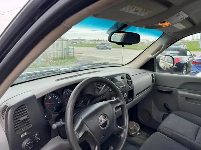2011 GMC Sierra 1500 REGULAR CAB, 4X4, WORK TRUCK, AS IS SPECIAL in Cars & Trucks in London - Image 11