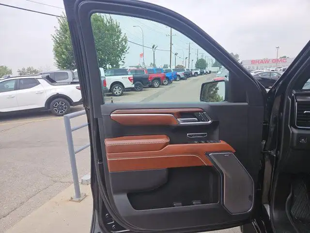 2024 GMC Sierra 1500 Denali Ultimate | 3.0L DURAMAX | SUPER in Cars & Trucks in Calgary - Image 9