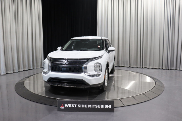 2025 Mitsubishi Outlander PHEV ES in Cars & Trucks in Edmonton - Image 2