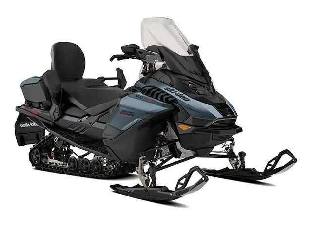 2026 Ski-Doo GRAND TOURING LE w/ PLATINUM Pkg 900 ACE Silent Ice in Snowmobiles in Lanaudière - Image 2