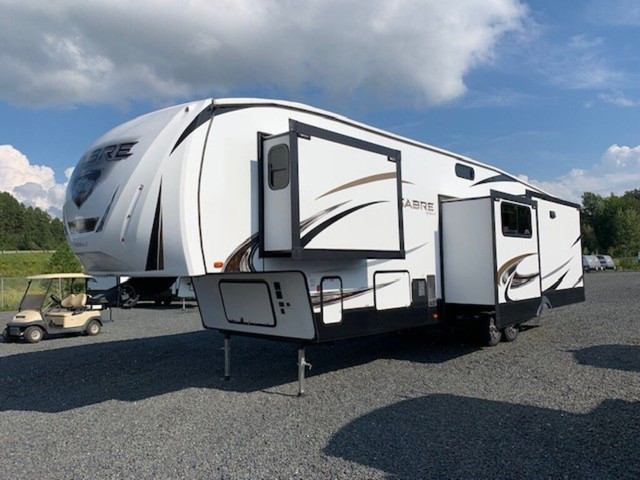  2022 Sabre 36BHQ in RVs & Motorhomes in Sherbrooke - Image 3