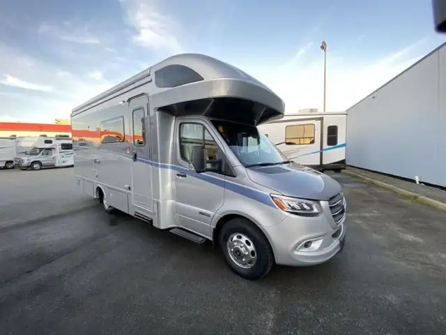 2025 Winnebago View 24T in RVs & Motorhomes in Abbotsford - Image 2