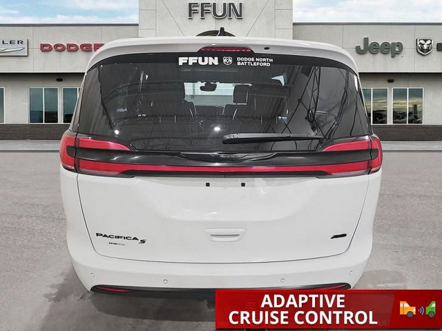 2023 Chrysler Pacifica Touring L AWD AWD WInter Weapon | SUV Per in Cars & Trucks in Saskatoon - Image 4