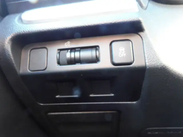 Subaru Impreza Premium 2016 in Cars & Trucks in City of Montréal - Image 34