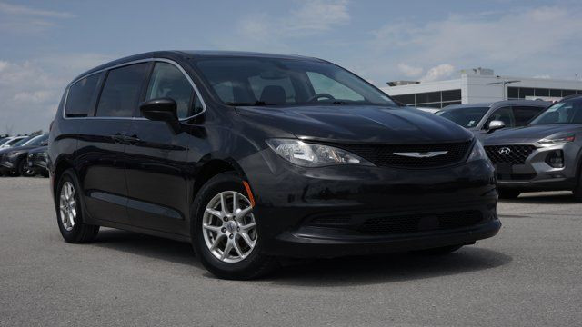 2022 Chrysler Grand Caravan SXT | Heated Steering Wheel in Cars & Trucks in Guelph