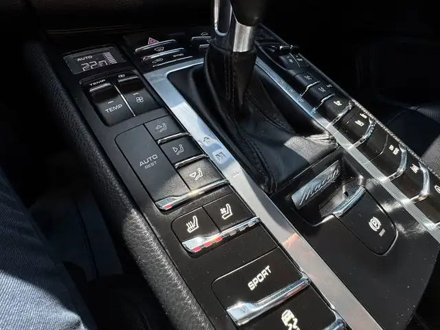 2018 Porsche Macan AWD dans Autos et camions dans Ottawa - Image 22