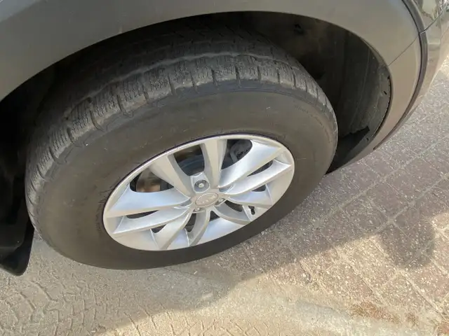 2017 Kia Sorento AWD 7 Passengers back up camera- Priced to Sell in Cars & Trucks in Edmonton - Image 11