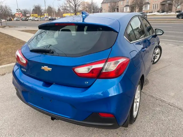 2017 Chevrolet Cruze 4dr HB 1.4L LT w/1SD in Cars & Trucks in City of Toronto - Image 5