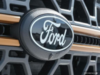 Off-Road Package, Heated Seats, Climate Control, Aluminum Wheels, Running Boards! This vehicle is lo... (image 9)