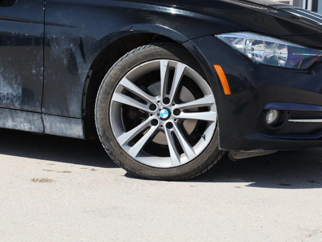 2016 BMW 3 Series 320i xDrive in Cars & Trucks in Winnipeg - Image 3