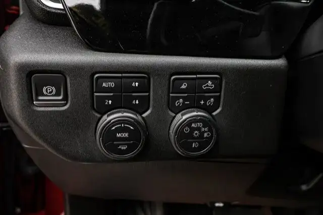 2023 Chevrolet Silverado 1500 RST CREWCAB 4X4 LEATHER dans Autos et camions dans Comté de Strathcona - Image 16
