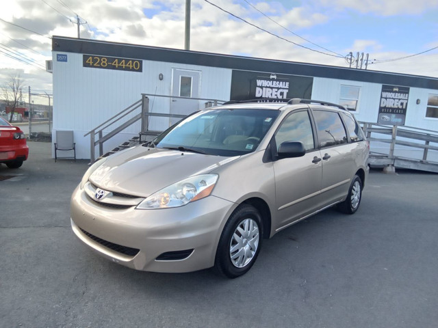 2010 Toyota Sienna CE in Cars & Trucks in City of Halifax