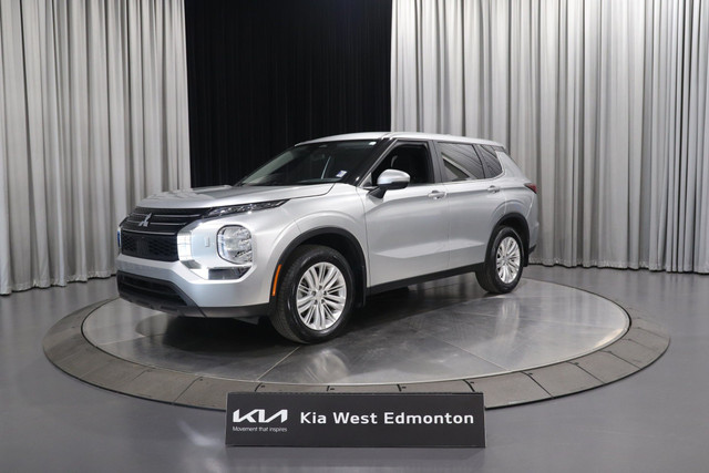 2024 Mitsubishi Outlander ES 4X4 / Heated Seats / Push Start... in Cars & Trucks in Edmonton - Image 3