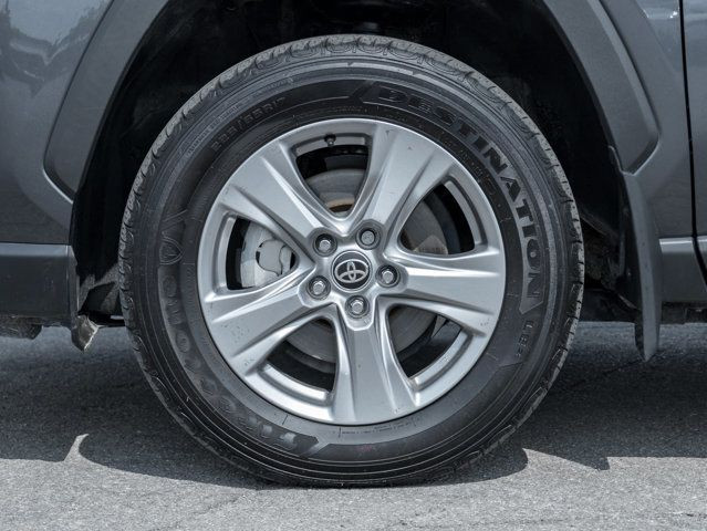 2023 Toyota RAV4 Hybrid XLE | Clean Carfax | Heated Seats | in Cars & Trucks in Hamilton - Image 4