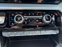 GMC Premium Infotainment System W/ Colour Touch Display With Navigation, Bluetooth Streaming, AM/FM/... (image 8)