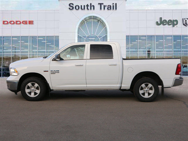 2022 Ram 1500 Classic SLT 4x4 Crew Cab 5'7 Box in Cars & Trucks in Calgary - Image 3