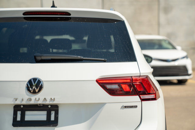 2022 Volkswagen Tiguan Highline R-Line in Cars & Trucks in Edmonton - Image 4